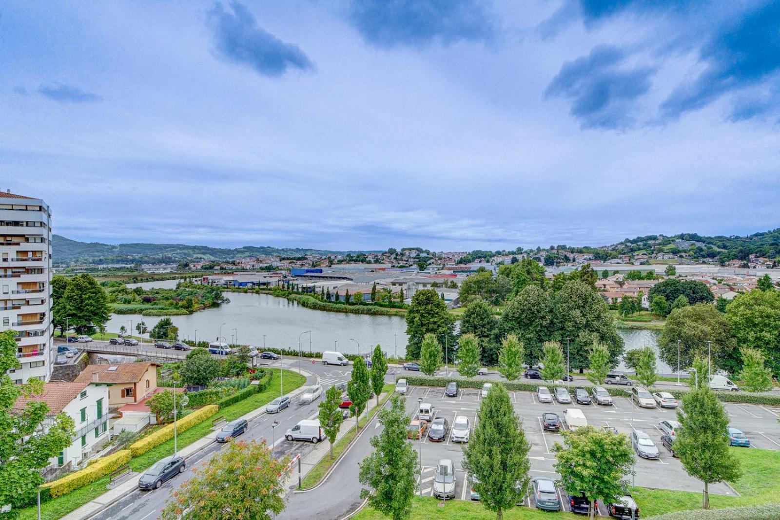 Luminoso Atico Con Terraza, Irun, Parking, 4Pax Apartment Bagian luar foto