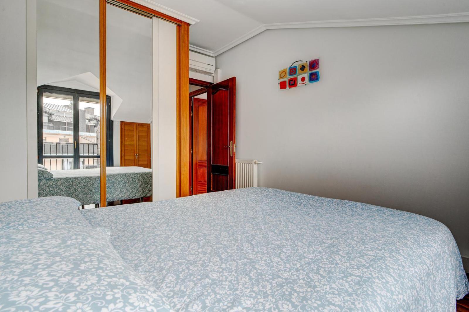 Luminoso Atico Con Terraza, Irun, Parking, 4Pax Apartment Bagian luar foto