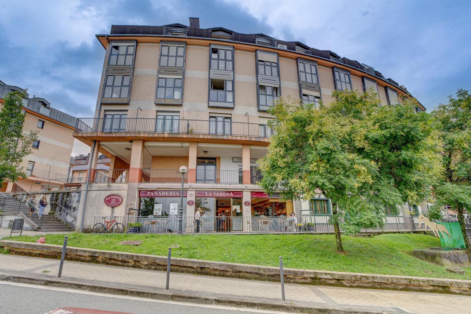 Luminoso Atico Con Terraza, Irun, Parking, 4Pax Apartment Bagian luar foto